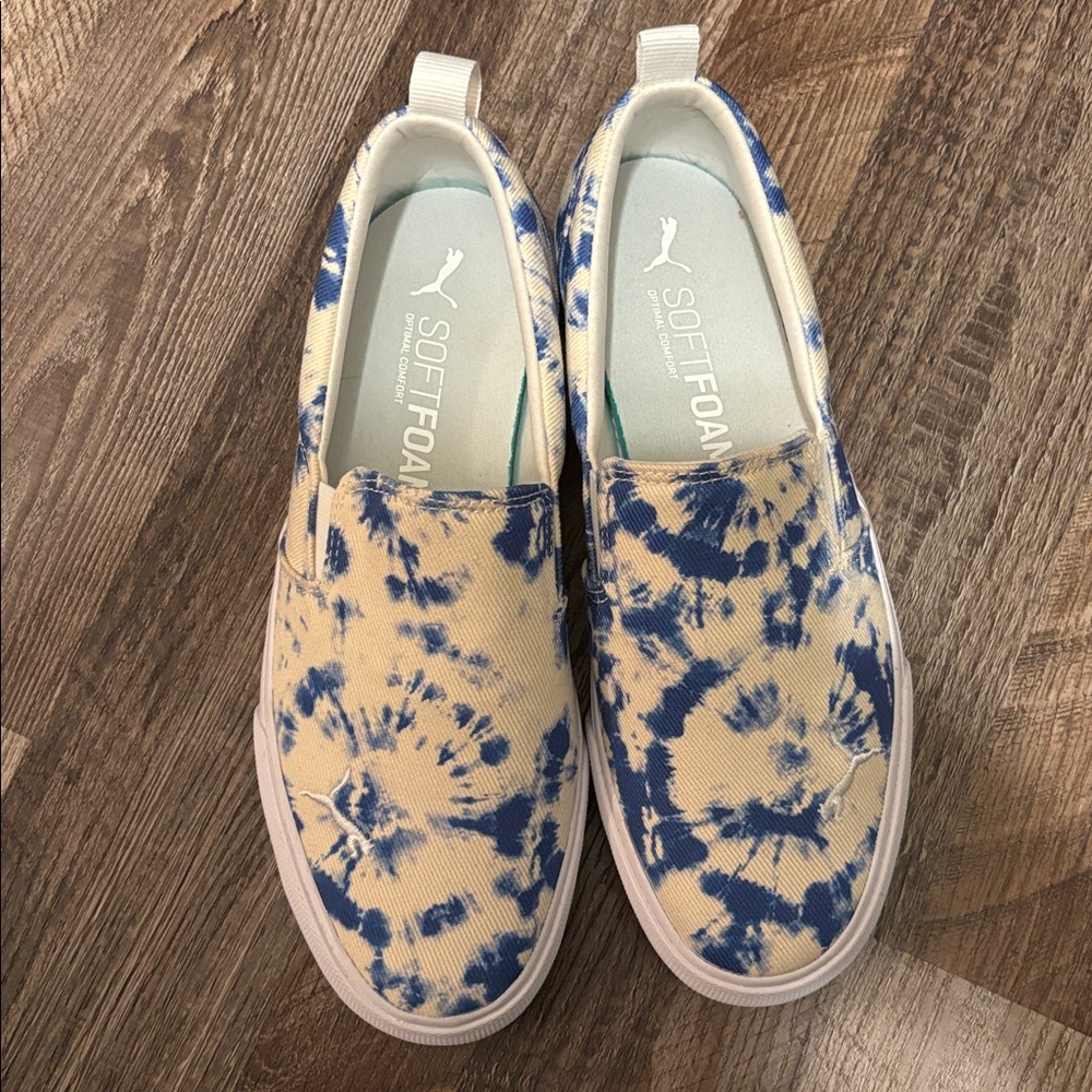 PUMA  Slip-On Comfort Tie Dye Women's Sneakers. Size 9.